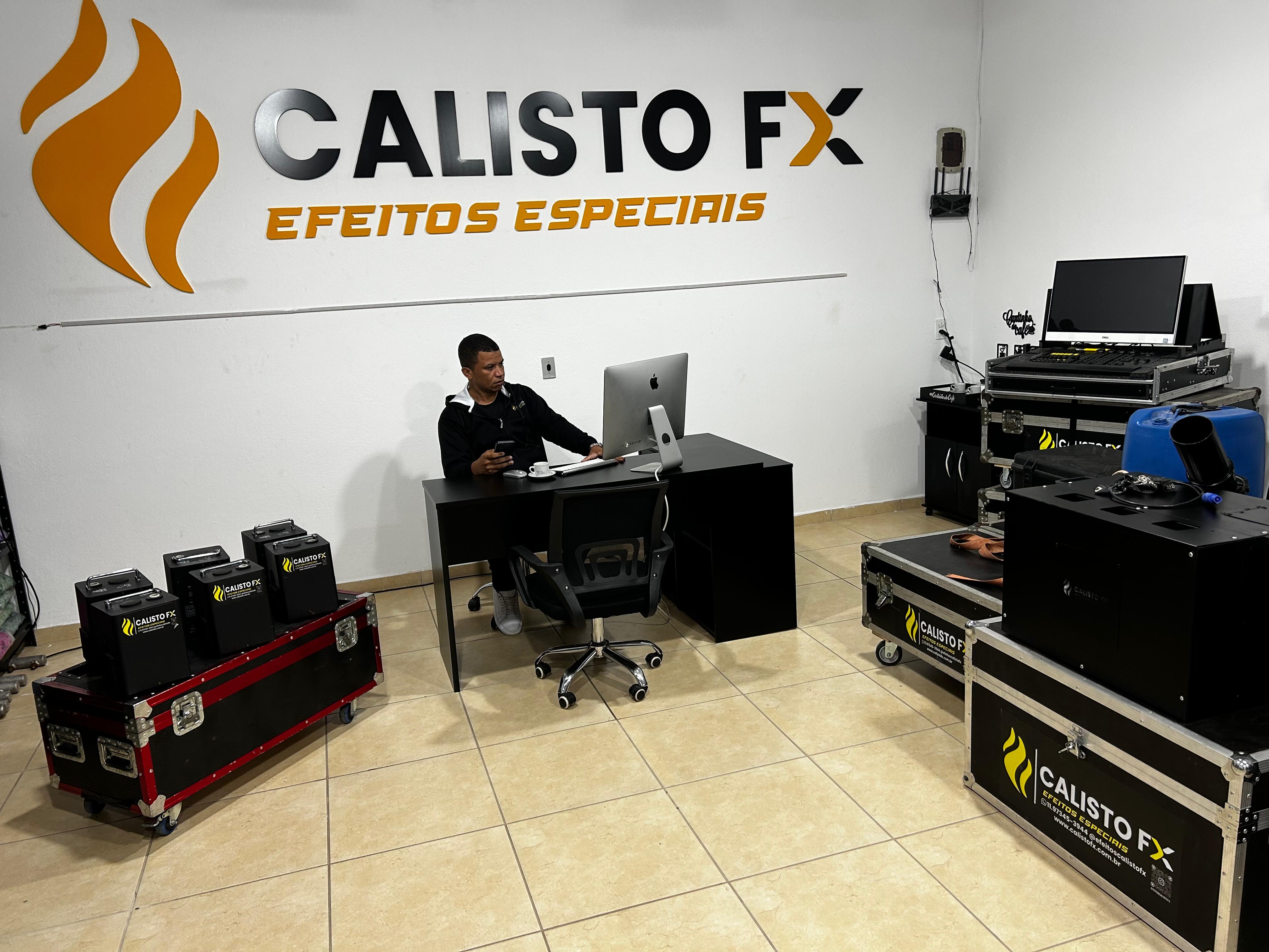 Escritório da Calisto FX com equipamentos profissionais de efeitos especiais